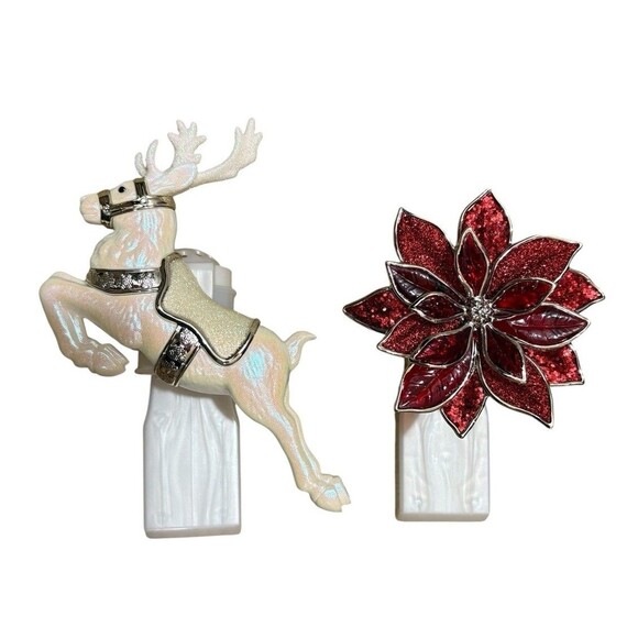 Bath & Body Works Lot of 2 Wallflower Plug ins PRANCING REINDEER and POINSETTIA - Picture 1 of 12